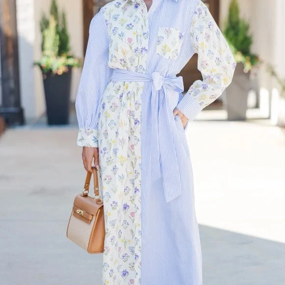 NWT Chic Floral Maxi Dress with Blue Accents - Large - Picture 2 of 5